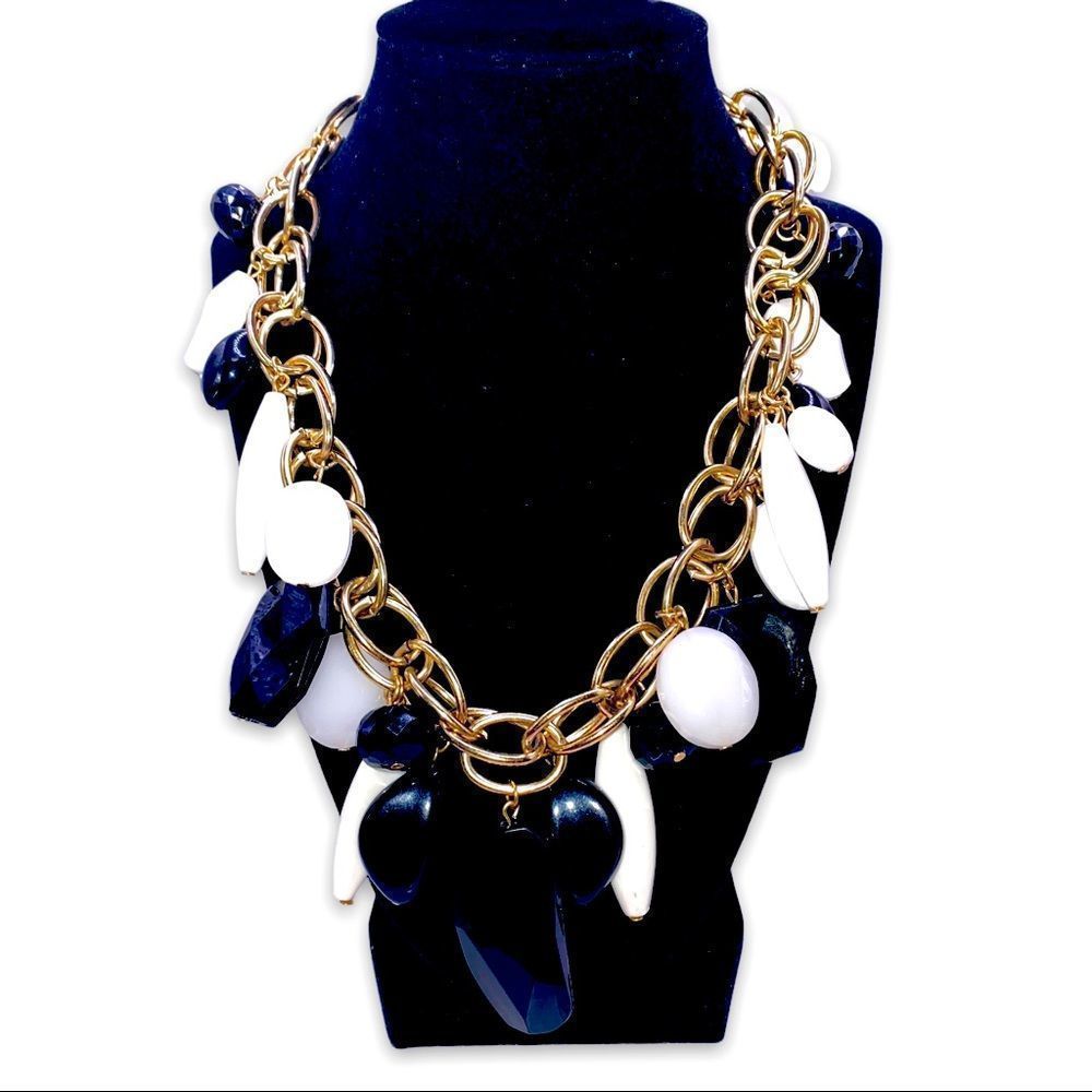 Chic Statement Necklace 18” With 2” Adjustable Ex… - image 3